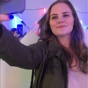 Meet your Posher, Andrea